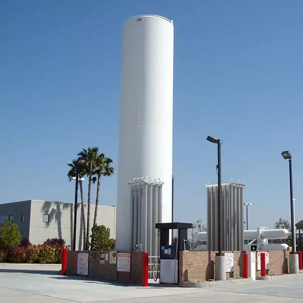 Vacuum insulated LN2 storage tank