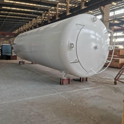 LNG cryogenic storage tanks