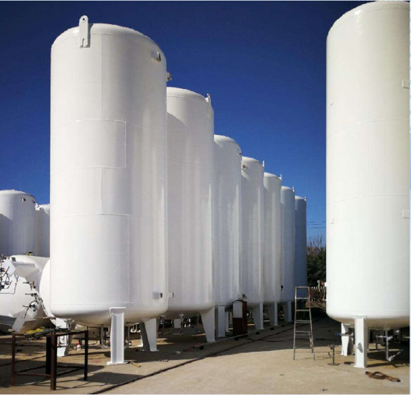 Large Capacity Storage Tank for Liquid Oxygen
