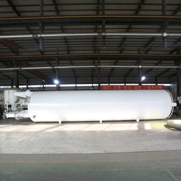 Large Capacity Storage Tank for Liquid Oxygen