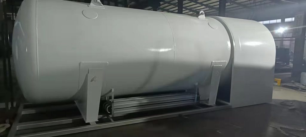 Liquid oxygen storage tank