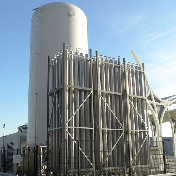 Medium gas supply system 