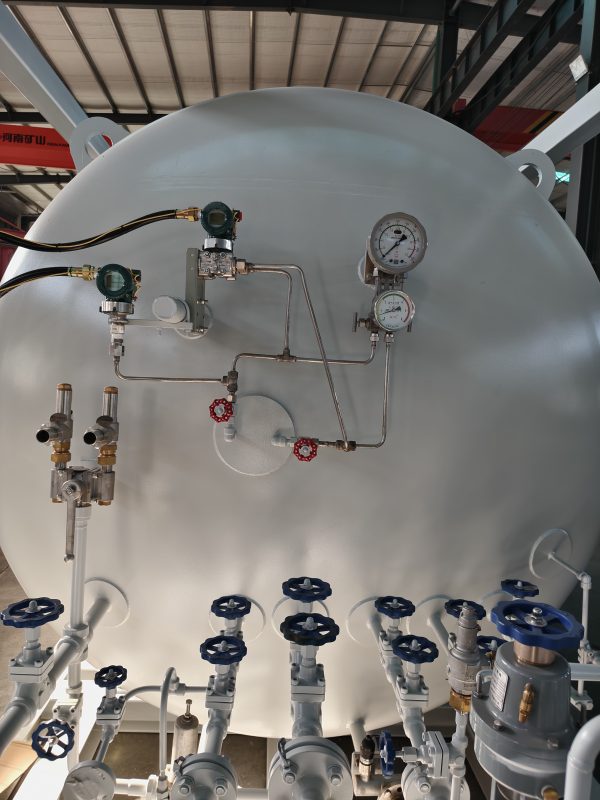 Double Wall Cryogenic Storage Tank