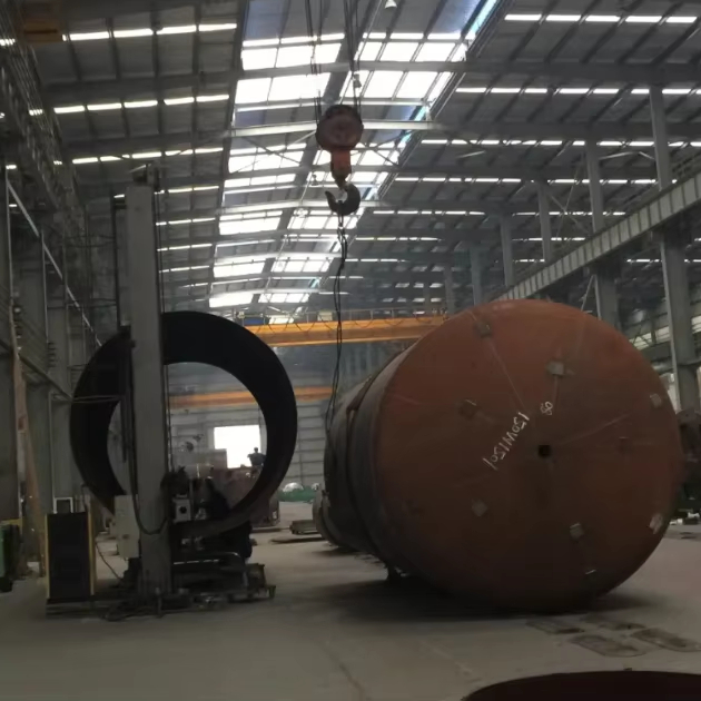 Liquid carbon dioxide storage tank