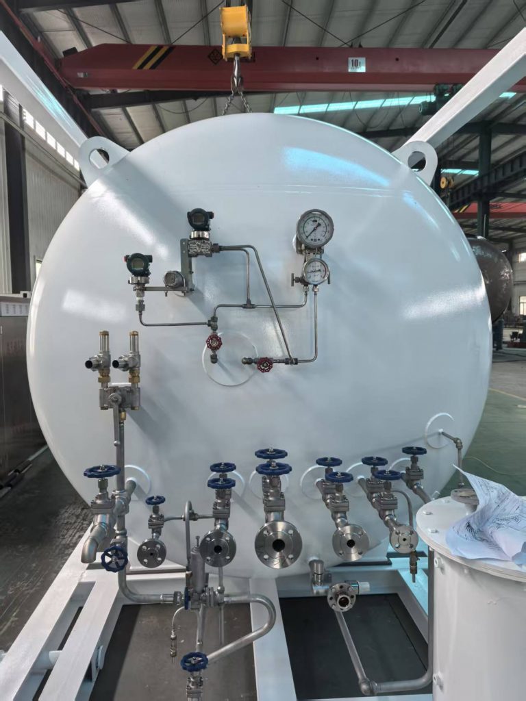 Liquid Nitrogen Tanks