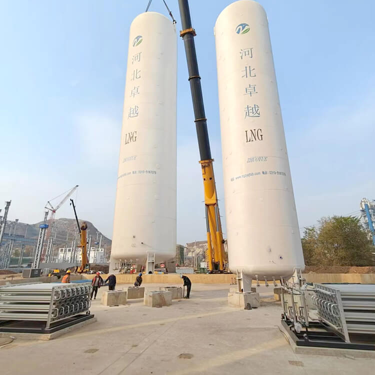Upright LNG Tank