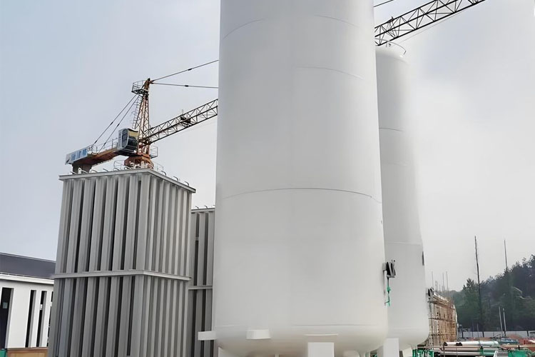 LNG Tank