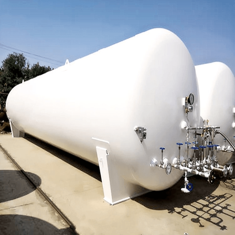 Liquid LNG Tank
