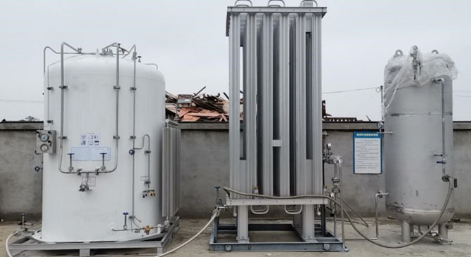 Cryogenic liquid argon storage tank