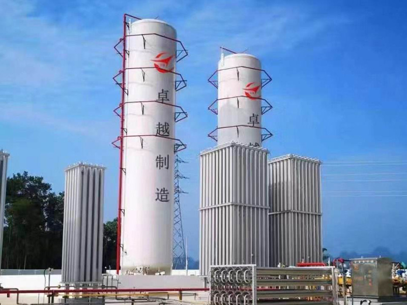 Liquefied natural gas storage tank
