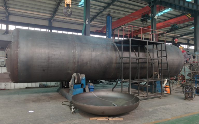 How Is Liquid Nitrogen Stored in a Cryogenic Tank