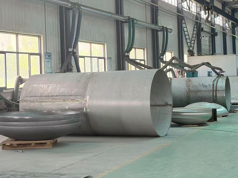 Liquid Nitrogen Storage Tanks