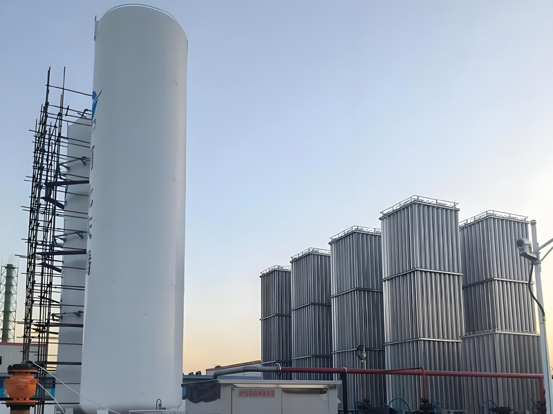 Liquid Nitrogen Tank